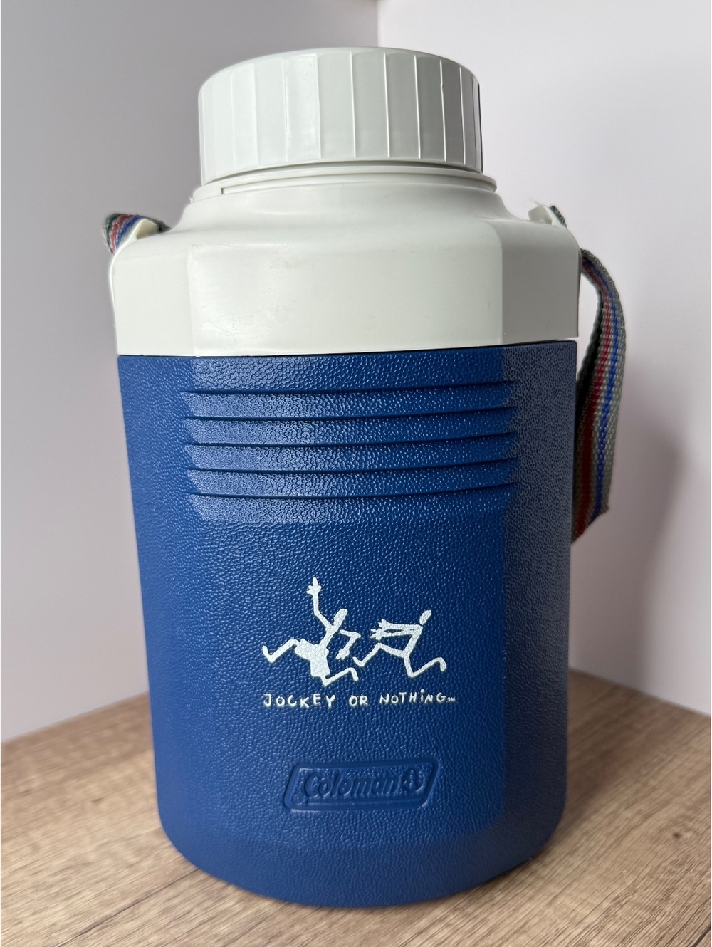 Vintage Coleman 5517 Jockey for Nothing 1L Water Jug Cooler Blue White Strap